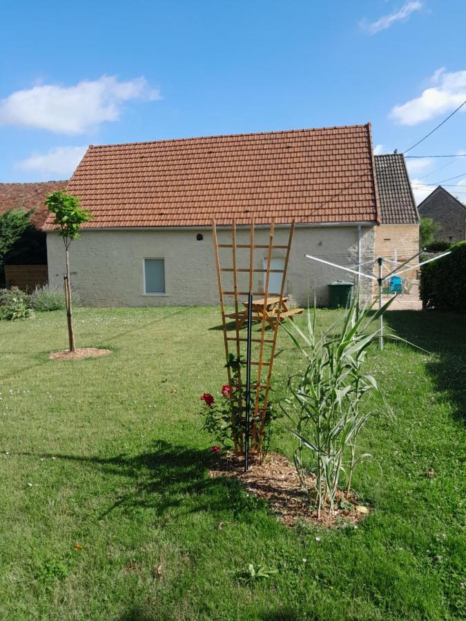 Aux Merveilles Des Ormes Breugnon Exterior photo